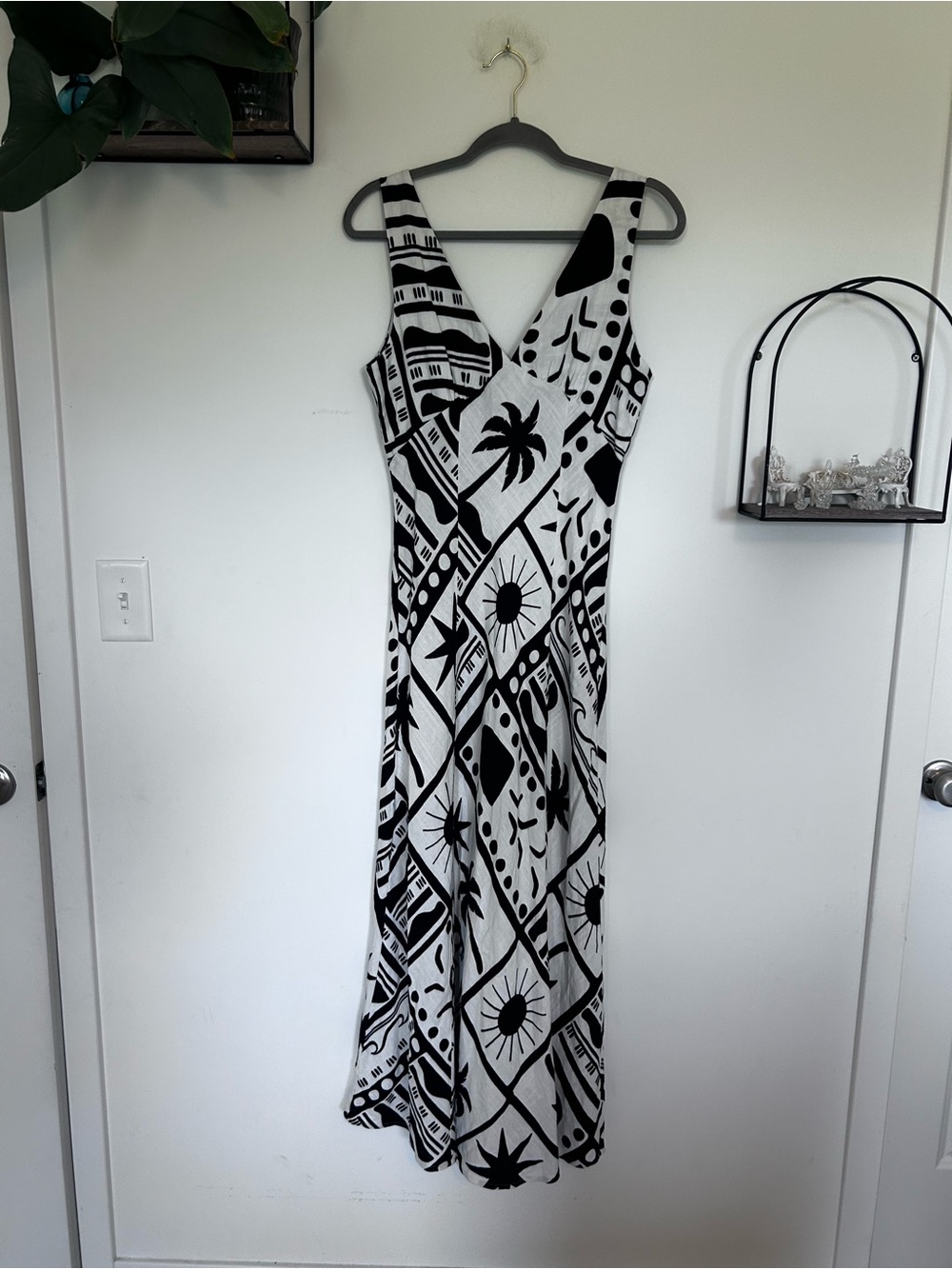 Paper Heart Anthropologie Black &‎ White Rayon Linen Sleeveless V Neck Dress Med